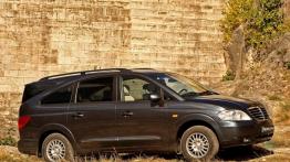 Ssangyong Rodius 2007 - prawy bok
