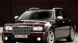 Chrysler 300C Touring - widok z przodu