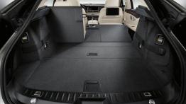 BMW serii 5 Gran Turismo F07 Facelifting (2014) - tylna kanapa złożona, widok z bagażnika