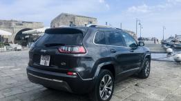 Prawdziwy SUV po zabiegu upiększającym – nowy Jeep Cherokee