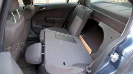 Opel Astra III sedan 1.3 CDTI - spory sedan dla oszczędnych