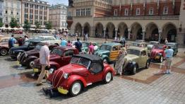 &quot;Myszy&quot; na krakowskim Rynku, czyli Topolino Autoclub Italia w Polsce - Fiat 500