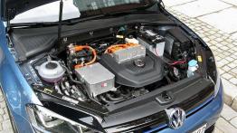 Volkswagen e-Golf - przyszłość pod napięciem