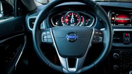 Volvo V40 Cross Country D4 - wyższa alternatywa