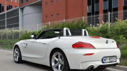 Roadstery w dwóch smakach - BMW Z4 35isDrive vs Mercedes SL350 BlueEFFICIENCY