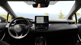 Test: Toyota Corolla TS Kombi GR SPORT 2.0 Hybrid oferuje coś, co spotykamy w autach coraz rzadziej... Normalność