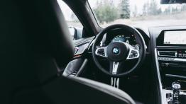 BMW M850i 4.4 530 KM - galeria redakcyjna - widok ogólny wn?trza z przodu