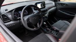 Hyundai Tucson N-Line 1.6 T-GDI 177 KM - galeria redakcyjna - widok ogólny wn?trza z przodu