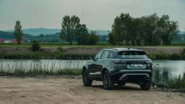 Range Rover Velar 3.0 SD6 275 KM - galeria redakcyjna - widok z ty?u