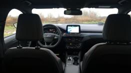 Ford Focus 1.5 Ecoboost 182 KM ST Line - galeria redakcyjna - widok ogólny wn?trza z przodu