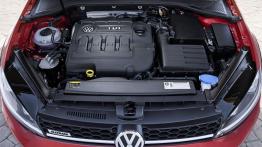 Volkswagen Golf VII Alltrack (2015) - maska otwarta