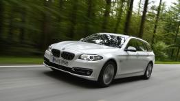 BMW serii 5 F11 520d Touring (2015) - widok z przodu