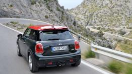 Mini John Cooper Works 2015 - widok z tyłu