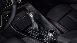 BMW X1 II xDrive25i (2016) - dźwignia zmiany biegów