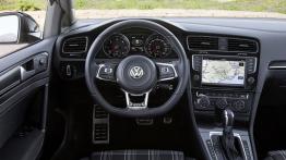 Volkswagen Golf VII GTD Variant (2015) - kokpit