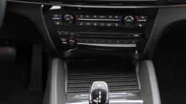 BMW X6 F16 xDrive30d 258KM - galeria redakcyjna - konsola środkowa