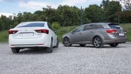 Toyota Avensis III Sedan Facelifting - galeria redakcyjna - widok z tyłu