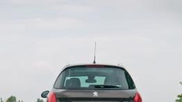 Peugeot 308 SW Facelifting 1.6 e-HDI FAP STT 112KM - galeria redakcyjna - widok z tyłu