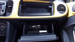 Volkswagen Beetle Hatchback 3d 1.4 TSI 160KM - galeria redakcyjna - schowek przedni otwarty
