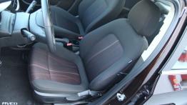 Chevrolet Aveo T300 Sedan 1.3D 95KM - galeria redakcyjna - fotel kierowcy, widok z przodu