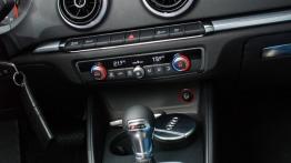 Audi A3 8V Hatchback 3d 1.8 TFSI 180KM - galeria redakcyjna - konsola środkowa