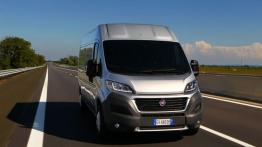 Fiat Ducato III Facelifting Furgon (2014) - widok z przodu