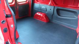 Opel Vivaro II 1.6 CDTI - galeria redakcyjna - przestrzeń ładunkowa - widok z boku