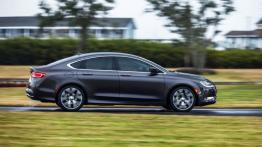 Chrysler 200C (2015) - prawy bok