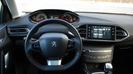 Peugeot 308 II Hatchback 1.6 THP - galeria redakcyjna - kokpit