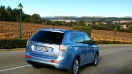 Mitsubishi Outlander III PHEV - galeria redakcyjna - widok z tyłu