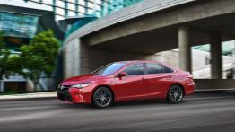 Toyota Camry Facelifting XSE (2015) - lewy bok