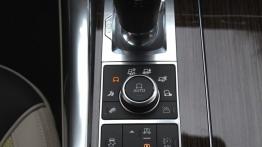 Range Rover Sport II 4.4 SDV8 340KM - galeria redakcyjna - panel sterowania na tunelu środkowym