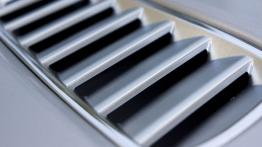 Aston Martin DB9 Facelifting Volante - wlot powietrza w masce