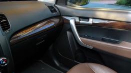 Kia Sorento II SUV 2.2 CRDi 197KM - galeria redakcyjna - deska rozdzielcza