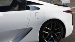 Lexus LFA - lewy bok