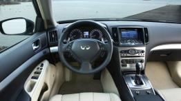 Infiniti G37 Sedan FL - kokpit