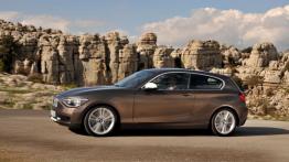 BMW serii 1 F20 - wersja 3-drzwiowa - lewy bok