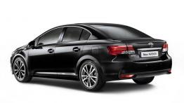 Toyota Avensis III sedan Facelifting - widok z tyłu
