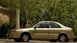 Kia Shuma II - lewy bok