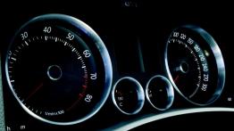 Volkswagen Golf V GTI - deska rozdzielcza