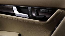 Mercedes Klasa C 2007 - sterowanie w drzwiach