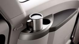 Mitsubishi Grandis - uchwyt na kubek