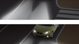 Seat Ibiza 2008 - przód - reflektory włączone