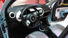 Na żywo z Genewy: nowości francuskich marek