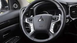 Mitsubishi Outlander PHEV – Uratować planetę