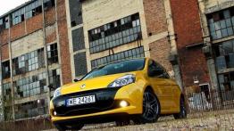 "Męska rzecz" - Renault Clio