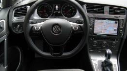 Volkswagen e-Golf - przyszłość pod napięciem