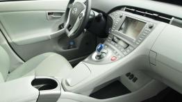 Zmusza do przemyśleń - Toyota Prius Plug-in Hybrid