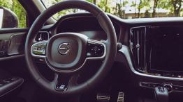 Volvo S60 2.0 T5 250 KM - galeria redakcyjna - kierownica