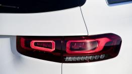 Mercedes GLB - prawy tylny reflektor - w??czony